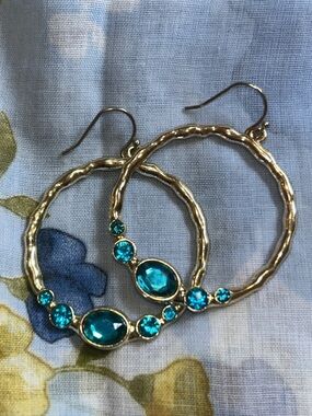 Y2K Gold Tone Hoop Ring Earrings with Teal Gemstone Accents Vintage Dangle Drop